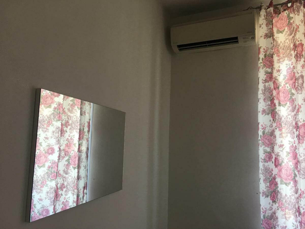 Lisa'S House Apartment Napoli Bagian luar foto