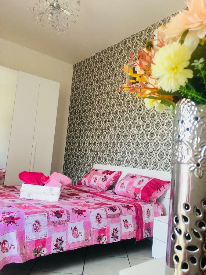 Lisa'S House Apartment Napoli Bagian luar foto